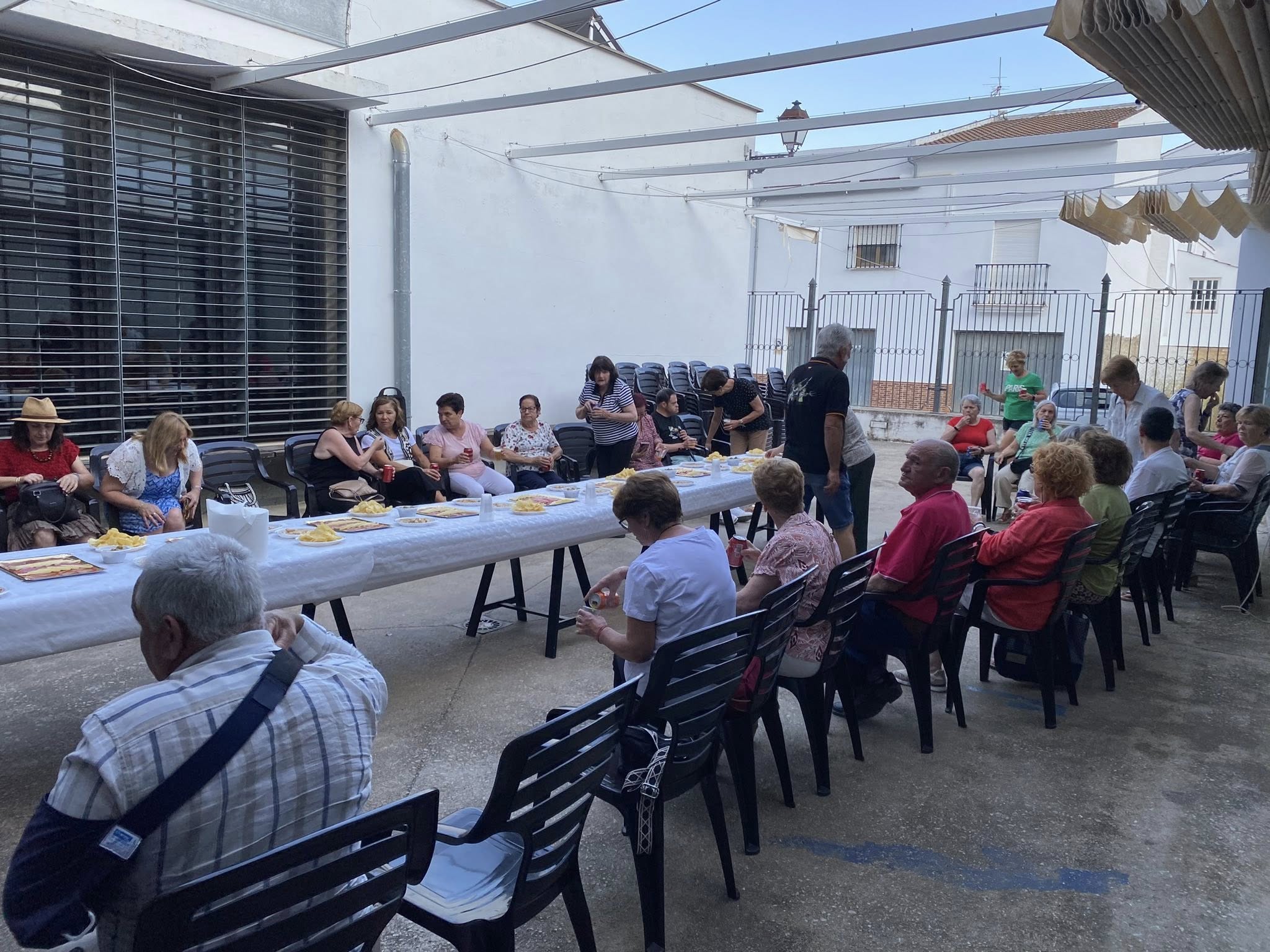Reconocimiento a los voluntarios y asociaciones del dos de mayo