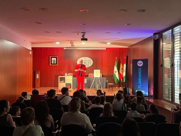 El show  “El Mago de los Libros”, de Luigi Ludus